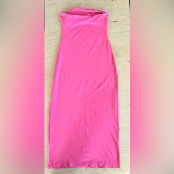ASOS Bandeau Bodycon Midi dress - in Bubblegum Pink - Picture 5 of 5